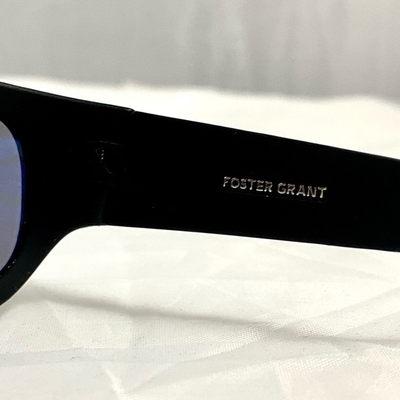 Foster Grant Fast Lane AH1220 CGR sunglasses - Picture 4 of 11